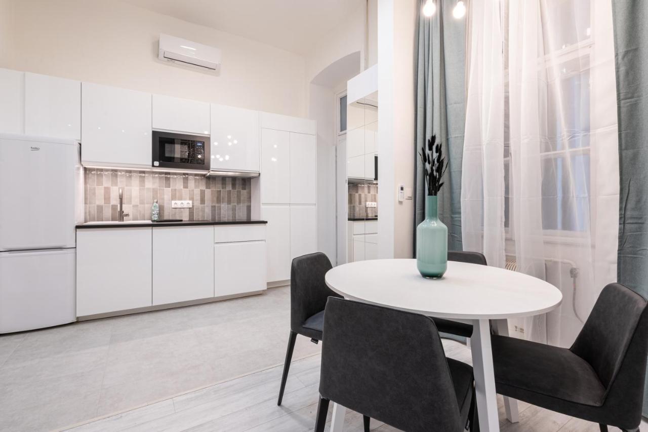 Apartament Kl31 - Urban Escape - Prime Location - Klauzal Square By Bqa Budapeszt Zewnętrze zdjęcie