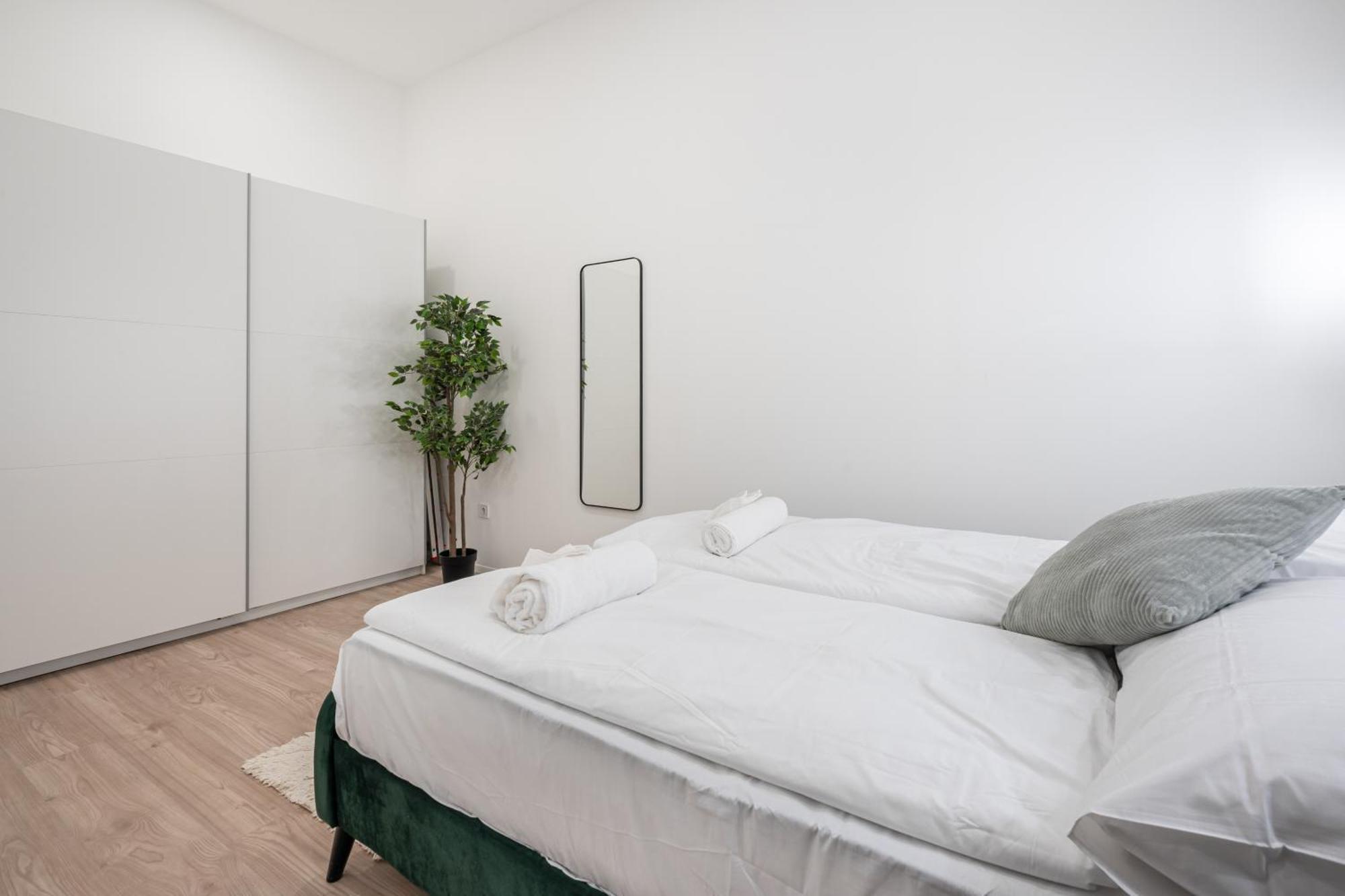 Apartament Kl31 - Urban Escape - Prime Location - Klauzal Square By Bqa Budapeszt Zewnętrze zdjęcie